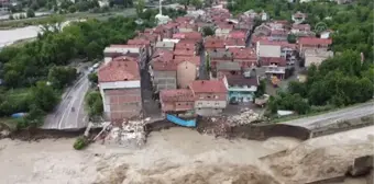 Son dakika haberleri... Evlerini yıkan selden 20 dakikayla kurtuldular