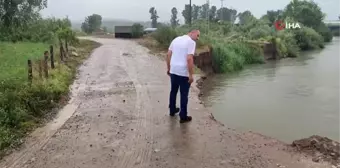 Yaklaşık 100 hane kullanıyordu, yolun yarısını nehir yuttu...3 mahallenin bağlantısını sağlayan yol çöktü