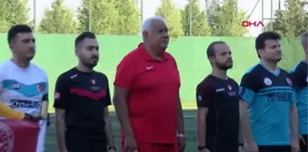 SPOR Sağlık çalışanları, futbol turnuvasında kıyasıya mücadele etti