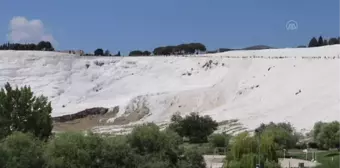 Pamukkale bayramda yoğun ziyaretçi ağırlıyor