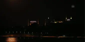 (TIMELAPSE) İstanbul'da dolunay