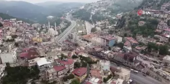 Tarihi ilçede çöpler atlarla toplanıyor