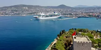 Aydın haber | Kuşadası'na 2 kruvaziyerle 4 bin 827 turist geldi