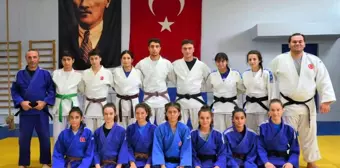 Sakarya spor haberleri: Yunusemreli judocular Sakarya'da madalya hedefliyor