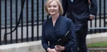 İngiltere Başbakanı Liz Truss, yeni kabinesini açıkladı! Sadece 4 isim görevine aynı şekilde devam edecek