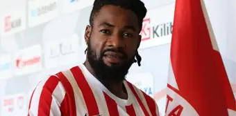 Antalyaspor, Galatasaray'dan Christian Luyindama'yı 1 yıllığına kiraladı