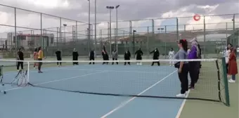 Kilo vermek için tenis oynadılar