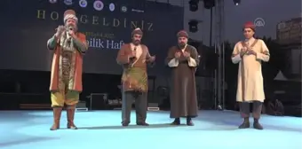 Çalışma ve Sosyal Güvenlik Bakanı Bilgin, şed kuşandı