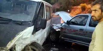 Derecik'te trafik kazası: 2 yaralı