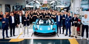 Lamborghini efsanevi modeline veda etti!