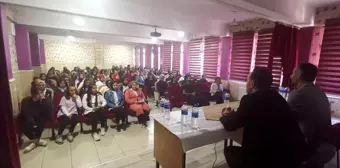 Van haber: Van'da öğrencilere yönelik 'Gençlik ve Sorumluluk' konulu konferansları