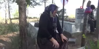 Azra'nın annesi, katilinin ölüm haberini kızına mezarında verdi