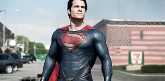 Warner Bros, Henry Cavill'in Süperman rolüne son verdi