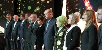 Cumhurbaşkanı Erdoğan, ünlü isimlere Cumhurbaşkanlığı Kültür ve Sanat Büyük Ödülleri'ni takdim etti