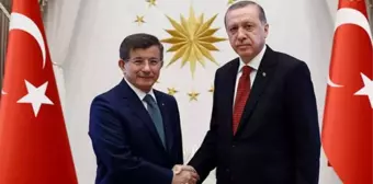 Davutoğlu, Cumhurbaşkanı Erdoğan'la arasında geçen son konuşmayı anlattı: Yanlış olduğunu ifade ettim