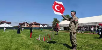 Mehmetçik Kosova'daki 23 Nisan kutlamalarında çocuklarla oyunlar oynadı