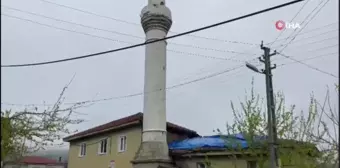 Bilecik'te cami minaresine yıldırım düştü