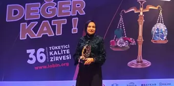 36. Uluslararası Tüketici Kalite Zirvesi Hayata Değer Katanlar Ödül Tören'inde Haberler.com'a kalite ödülü verildi