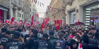 Taksim'de Gezi eylemlerinin yıl dönümü için toplanan gruba polis müdahale etti