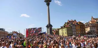 Polonya'da ana muhalefet partisi hükümeti protesto etti