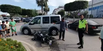 Manavgat'ta Motosiklet ve Hafif Ticari Araç Çarpıştı: 1 Yaralı