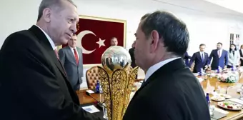 Cumhurbaşkanı Erdoğan, Galatasaray Futbol Takımını Kabul Etti