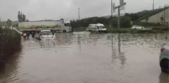 Ankara'da Sağanak Yağış Nedeniyle Yollar Su Altında Kaldı