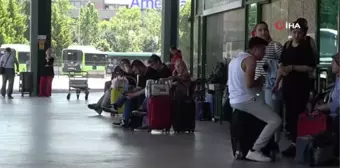 Otogarda Bayram Yoğunluğu Başladı