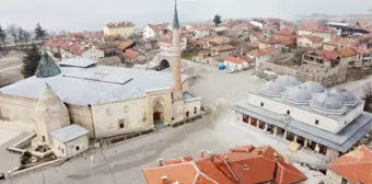 7 asırlık caminin ortasındaki derin kuyu görenleri şaşırtıyor! İşlevi en teknolojik sisteme taş çıkarır