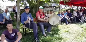 58 yıldır davulunu omzundan düşürmüyor