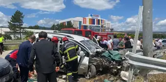 Amasya'da Hafif Ticari Araç Kaza Yaptı: 2'si Çocuk 5 Kişi Yaralandı