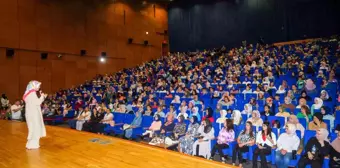 Diyarbakır Büyükşehir Belediyesi'nin düzenlediği 'Huzur Hanem' buluşmalarında Hatice Kübra Tongar söyleşi gerçekleştirdi