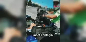 Trafik Polisi Motosiklet Sürücüsüne Nasihat Verdi