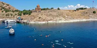 Van Denizi Yüzme Festivali Renkli Görüntülere Sahne Oldu