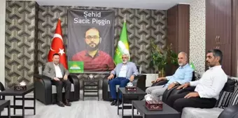 Bağlar Belediye Başkanı Hüseyin Beyoğlu HÜDA PAR Diyarbakır İl Binasını Ziyaret Etti