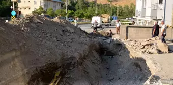 Hakkari Belediyesi Su ve Kanalizasyon İşleri Müdürlüğü Arızaları Gideriyor