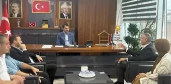 AK Parti İstanbul Milletvekili Murat Kurum, Ümraniye İlçe Başkanlığı'nı ziyaret etti