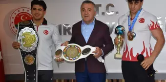 Şırnak Valisi Başarılı Sporcuları Ödüllendirdi