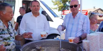 Ayvalık Belediyesi Muharrem Ayı'nda Aşure Dağıttı