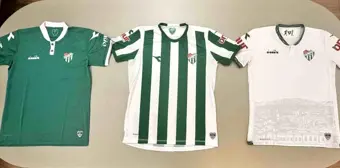 Bursaspor'un 2023-2024 sezonunda giyeceği formalar tanıtıldı