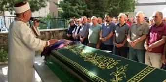 Erzurum Palandöken İlçesi Nüfus Müdürü Zeki Çakmur'un annesi son yolculuğuna uğurlandı