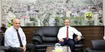 Vali Epcim'den Bayburt Belediye Başkanı Pekmezci'ye veda ziyareti