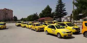 Burdur'da Taksiciler Akaryakıt Zamlarını Protesto Etti