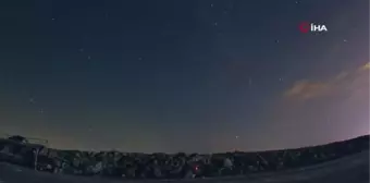 Tuz Gölü'nde Perseid Meteor Yağmurları Zaman Atlamalı Çekimle Görüntülendi