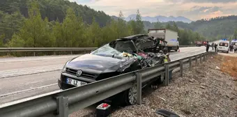 Burdur'da Orman Yangınına Müdahaleye Giden Araziyle Otomobil Çarpıştı: 1 Ölü, 6 Yaralı