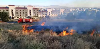 Kars'ta Çıkan Örtü Yangınları Söndürüldü