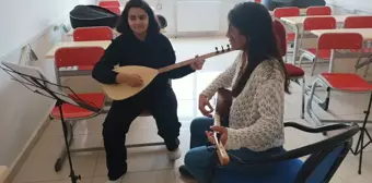 Sivas Ulaş'ta Bağlama Kursu Açıldı