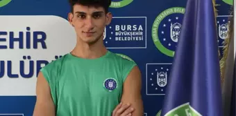 Bursa Büyükşehir Belediyespor, Onur Kaya'yı transfer etti