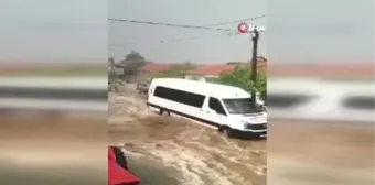 Isparta'da sağanak yağış hayatı olumsuz etkiledi, bir evi su bastı