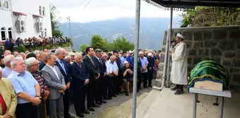 İçişleri Bakan Yardımcısı Bülent Turan'ın Danışmanının Kız Kardeşi Şalpazarı'da Defnedildi